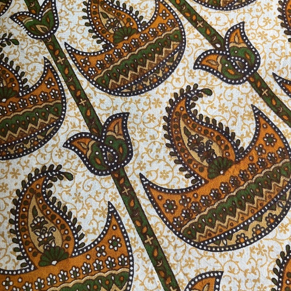 Large patterned fabric tapestry - Picture 3 of 3